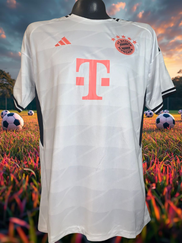 UNIFORME BAYERN MUNICH WHITE SIGNAL