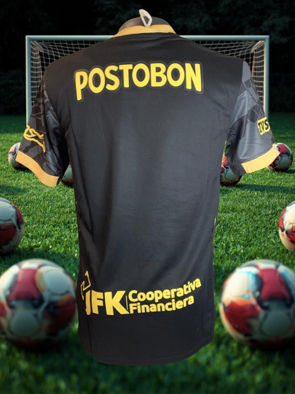 UNIFORME ATLÉTICO NACIONAL BLACK GOLD HOMBRE – ELEGANCIA VERDOLAGA