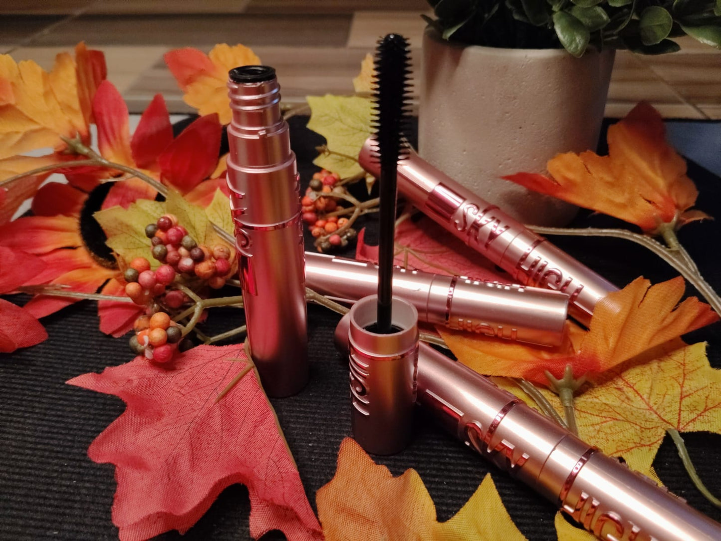 MÁSCARA DE PESTAÑAS SKY HIGH - VOLUMEN EXTREMO Y ALARGAMIENTO VERTICAL