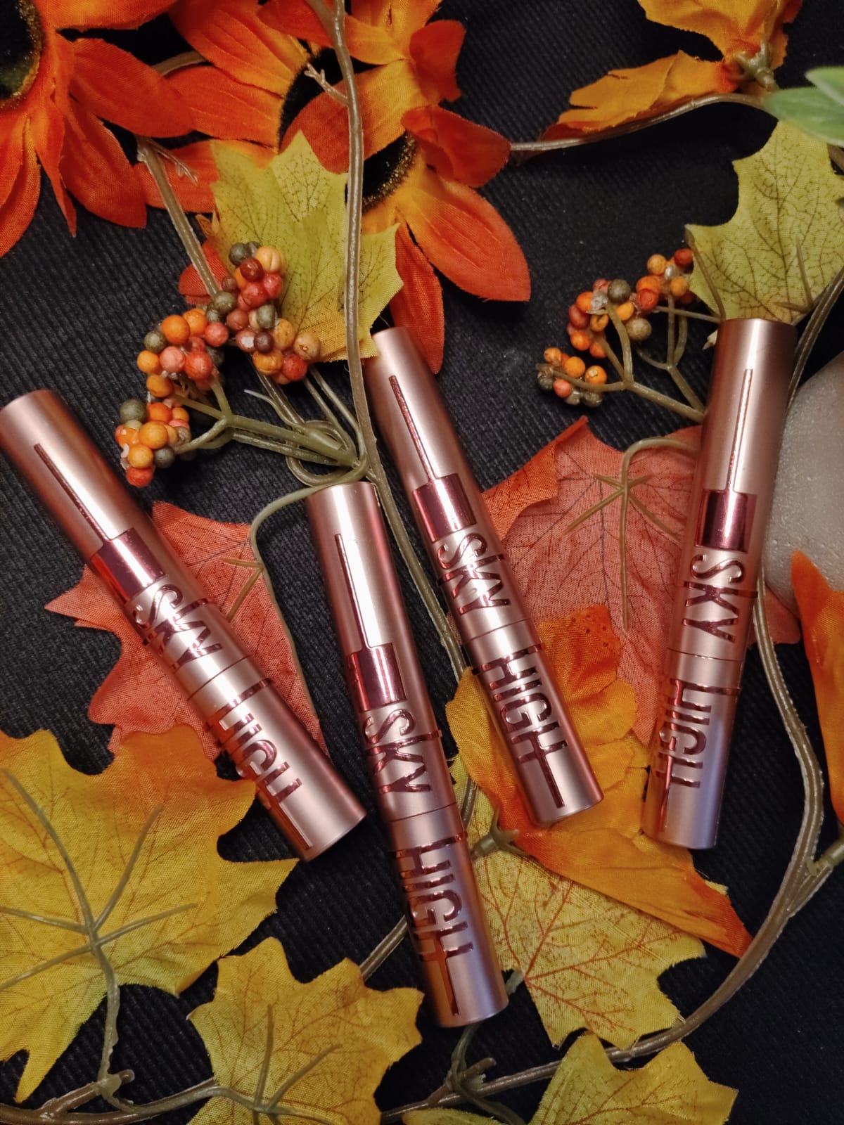 MÁSCARA DE PESTAÑAS SKY HIGH - VOLUMEN EXTREMO Y ALARGAMIENTO VERTICAL