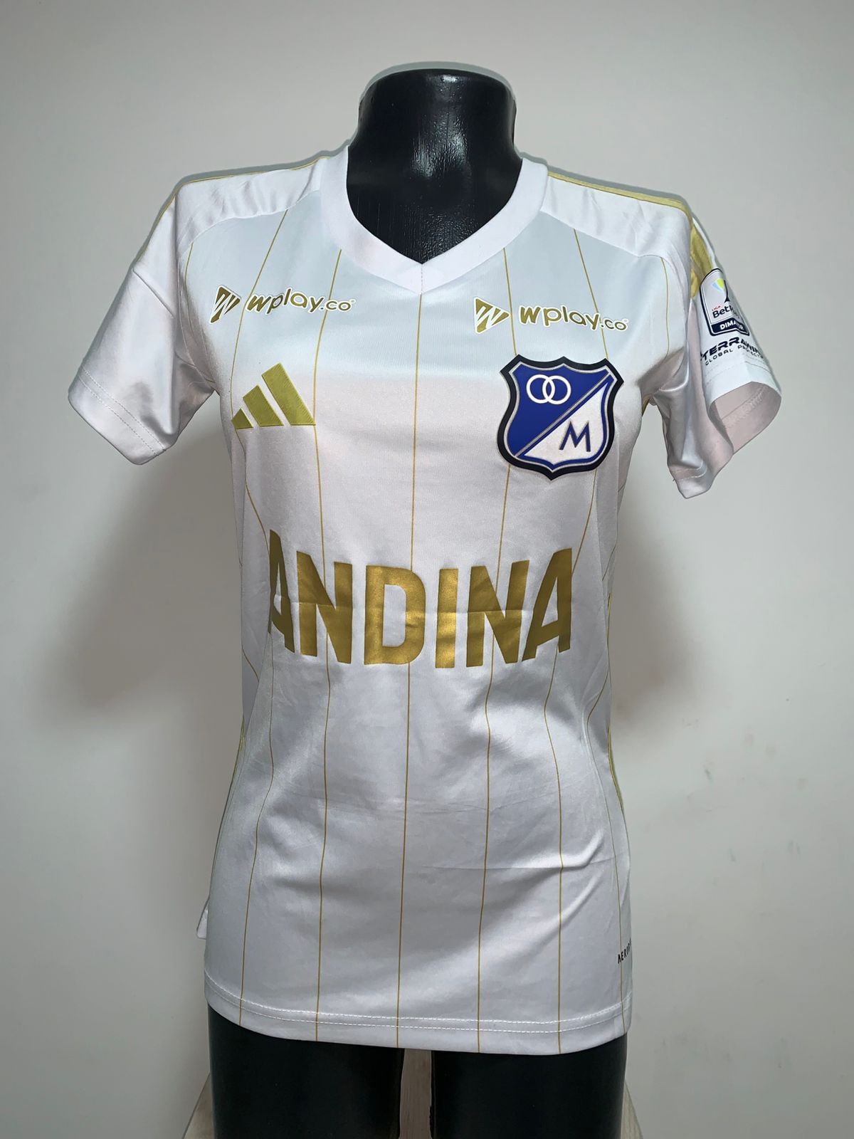 CAMISETA BLANCA MILLONARIOS FC DAMA – VERSIÓN AFICIONADO